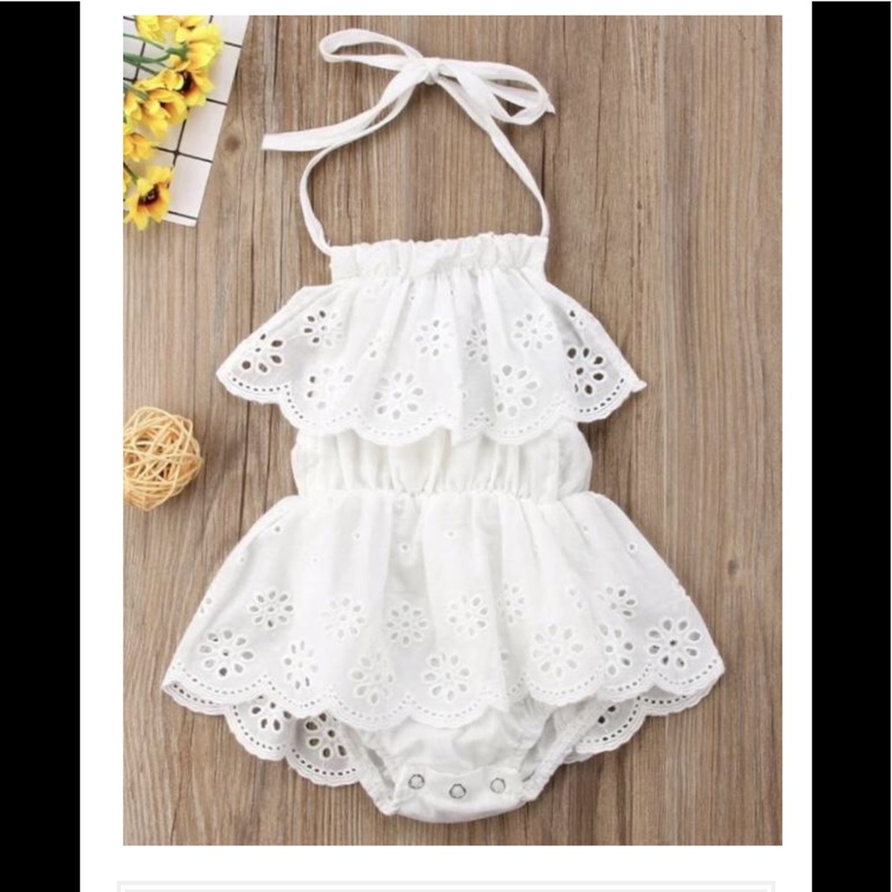 NWT White islet lace Bubble